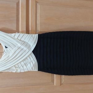 Stunning Adrianna Papell Blk/White Sheath